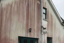 Our render cleaning service caters to both commercial and domestic properties. With our expertise and tools, we ensure a thorough and effective cleaning process that restores the appearance of your building’s exterior.